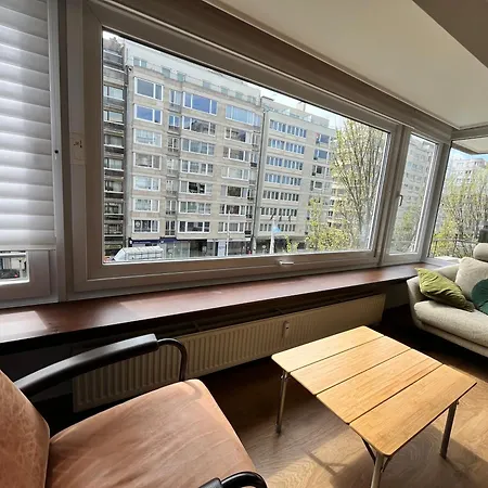 Charming 2-bedroom In The Heart Of T30 Lägenhet *