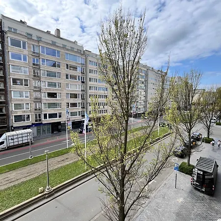 Apartman Charming 2-bedroom In The Heart Of T30