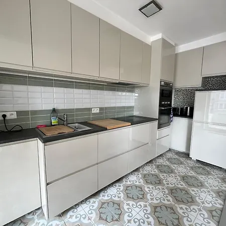 Apartman Charming 2-bedroom In The Heart Of T30